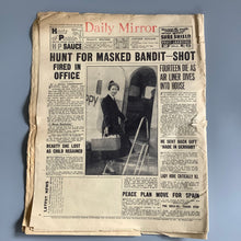 Load image into Gallery viewer, Original 1936 Daily Mirror Newspaper King Edward V111 Abdication
