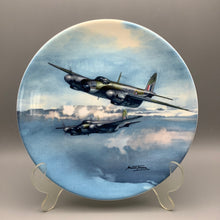 Load image into Gallery viewer, Coalport WW2 Battle of Britain Mosquito Collectors Plate
